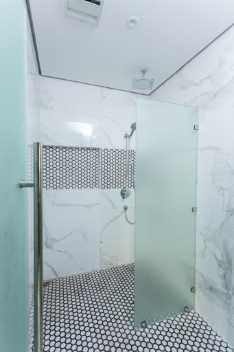 Bathroom, ストーンヒル スイーツ, Bacolod City