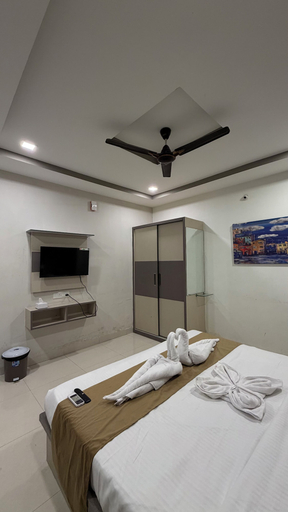 Room 2, Hotel Landmart Vista, Indore