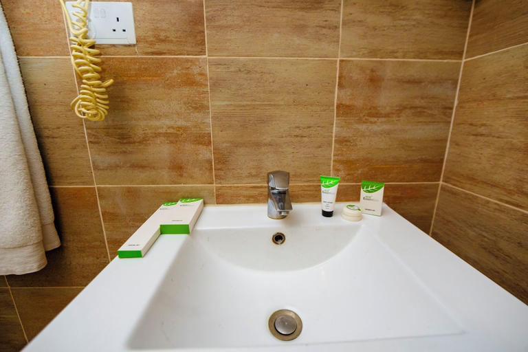 Bathroom 5, CBD Hotel, Ilala