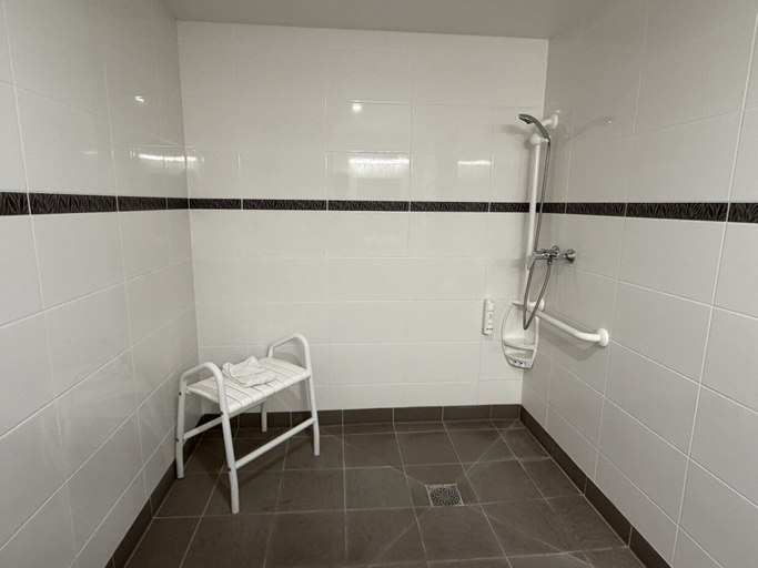 Bathroom 3, Hotel Goodwood, Calvados