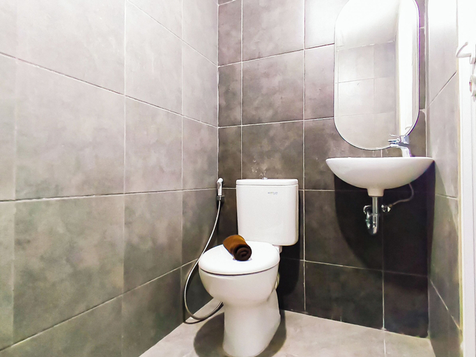 Interior 5, Well Appointed Studio At Apartment Westown View Surabaya, Surabaya