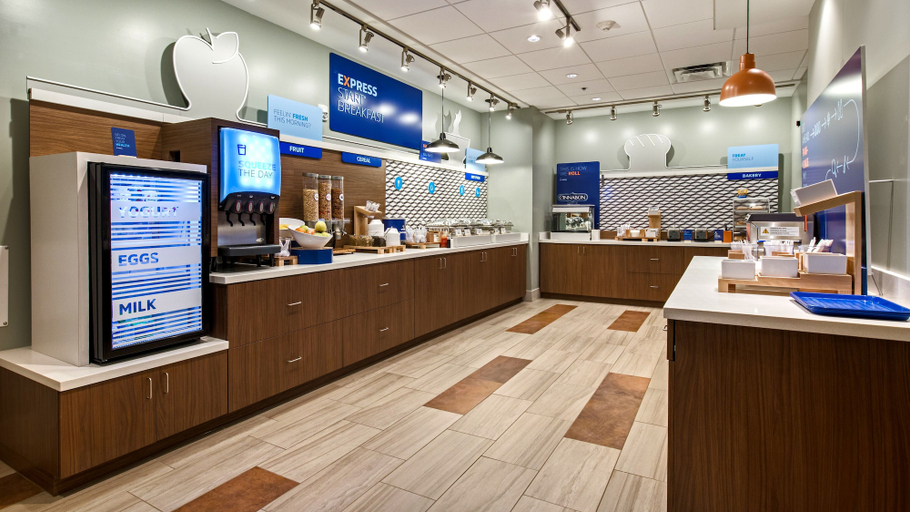 Food & Drinks 5, Holiday Inn Express & Suites RACINE by IHG, Racine