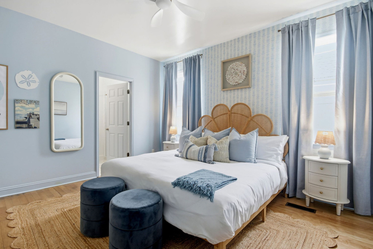 Room 4, Golf Sim Theater Games Walk to Beach Sleeps 28, Horry