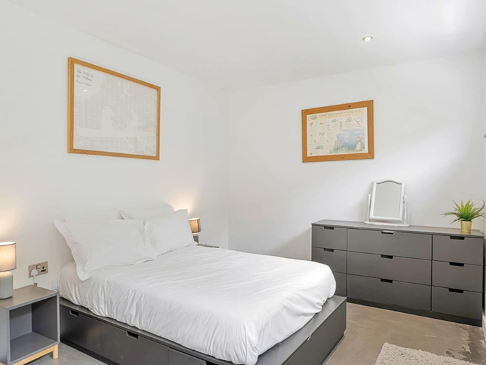 Room 4, Bay House With Sea Views, Cornwall