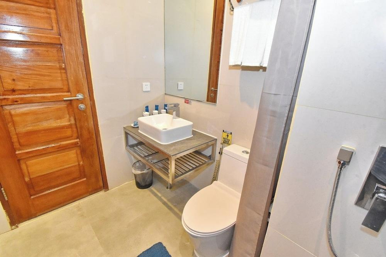 Bathroom 3, Frendz Hostel Boracay, Malay