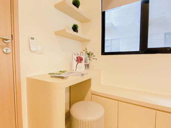 Interior 4, Restful And Serene Studio Room At Apartment Meikarta District 2, Cikarang