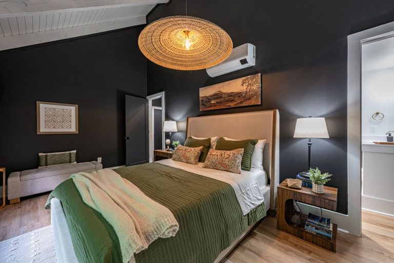 Room 4, Sleeps 10 Stunning Views Private Sauna Fireplace, Avery