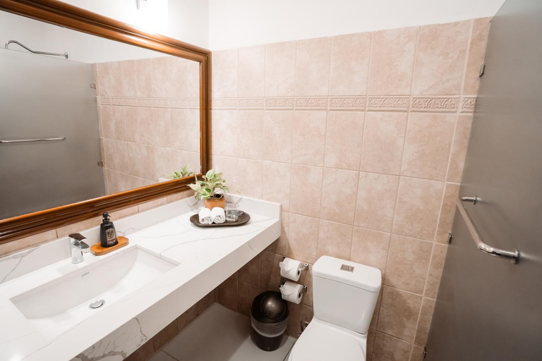 Bathroom 3, Plaza Colon Hotel, Granada