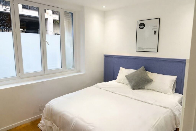 Room 1, celine 16, Paris