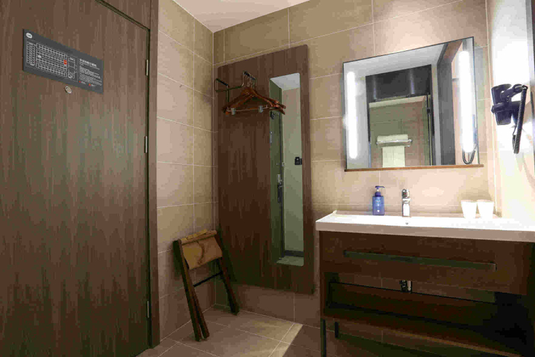 Bathroom 4, Hanting Hotel Harbin Sandadongli Lesong Shopping Plaza, Harbin