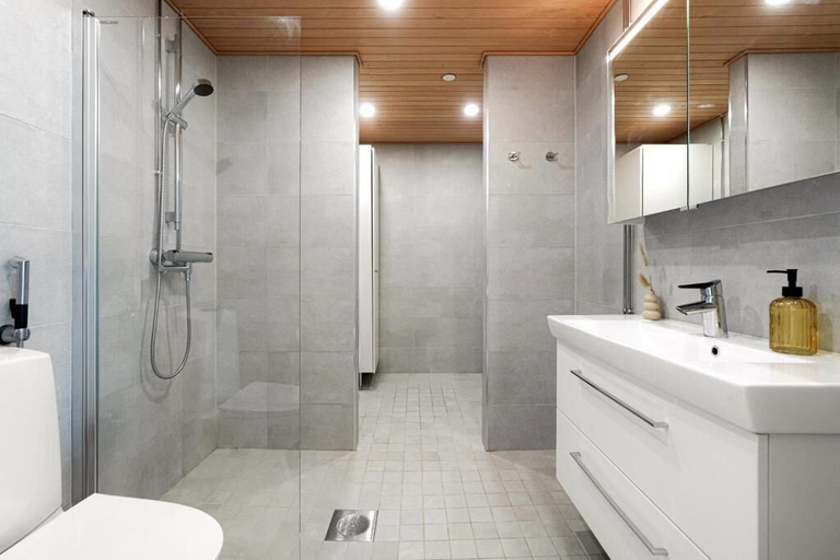 Bathroom 4, Mall of Tripla apartments by Come in, Uusimaa