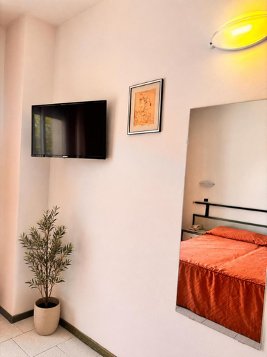 Bedroom 3, Residence Hotel Club House, Rimini