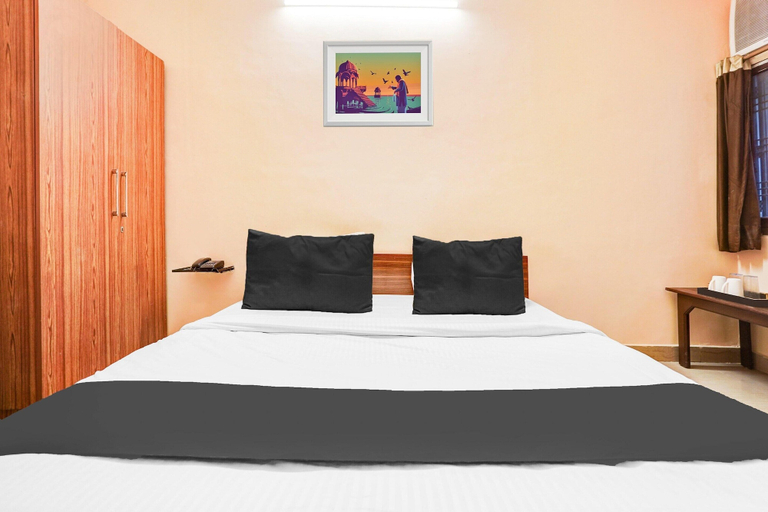 Room 3, Deluxe Dream Stay Hotel, Lucknow