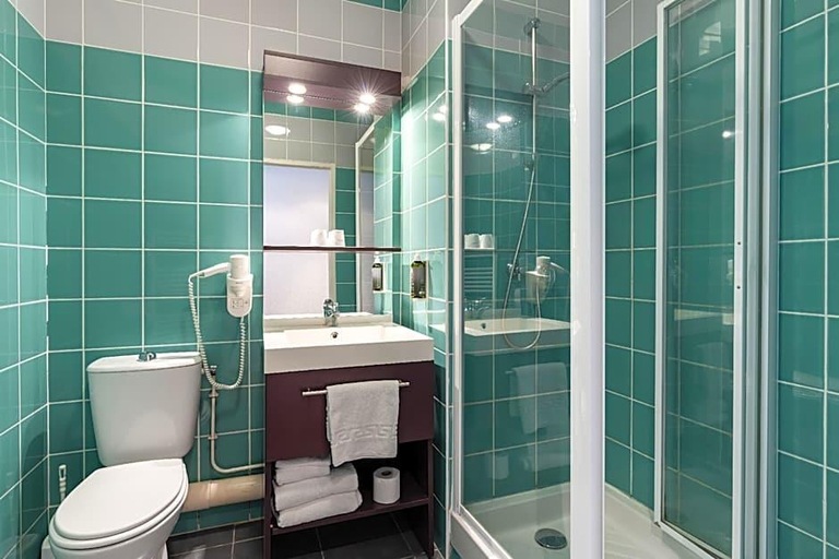 Bathroom 3, greet hôtel Le Teich Bassin d'Arcachon, Gironde