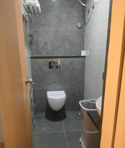Bathroom 3, The Havelock Hotel, Vijay Nagar, Indore