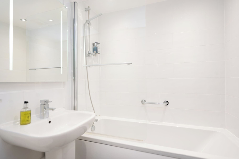 Bathroom 4, Clifton Hotel, Bristol