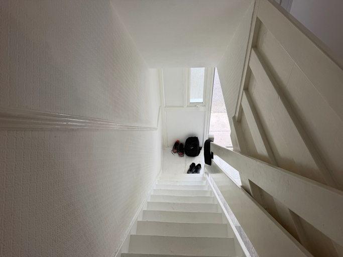 Interior 3, Apartment Sleeps 6 with WiFi, London