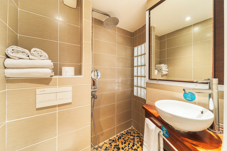 Bathroom 4, Hôtel Exsel Alamanda, Saint-Paul