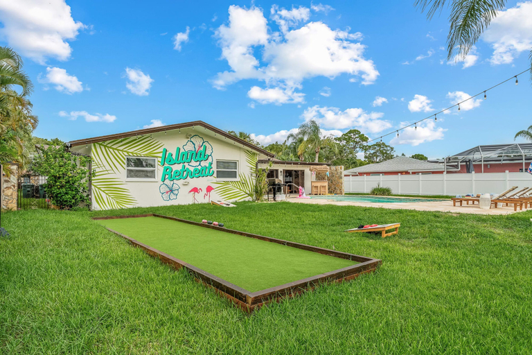 Room 4, Waterfront Retreat w Heated Pool Fire, Pinellas