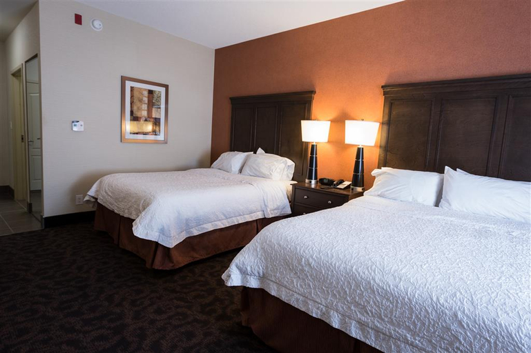 Bedroom 3, Hampton Inn by Hilton Elliot Lake, Algoma
