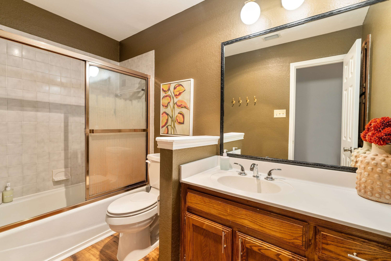 Room 2, Cowboy Cove Pool - Hot Tub - Arcade - Games, Williamson