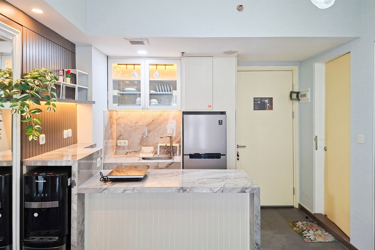 Private kitchen 5, Cozy Living In Trendy 2Br At Apartment M-Town Residence, Tangerang