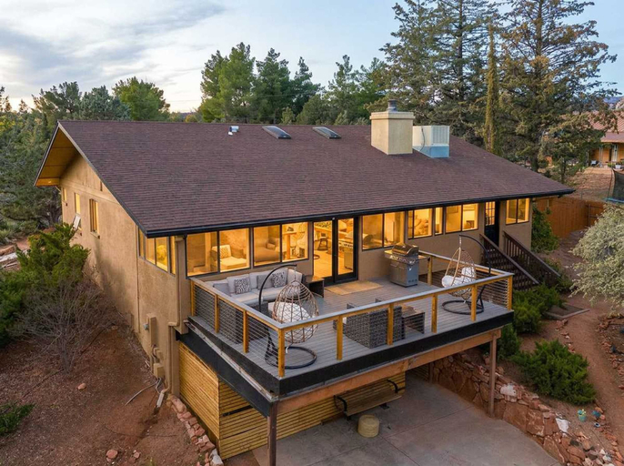 Room 3, Sedona Haven 7BR Sleeps 24 Sauna Hot Tubs, Yavapai