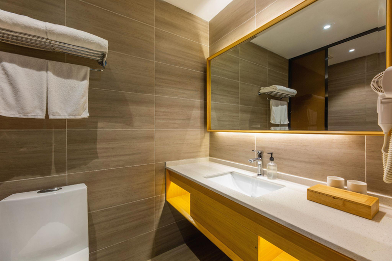 Bathroom 4, Ji Hotel (Wuhan Wuchang Zhongnan Road), Wuhan