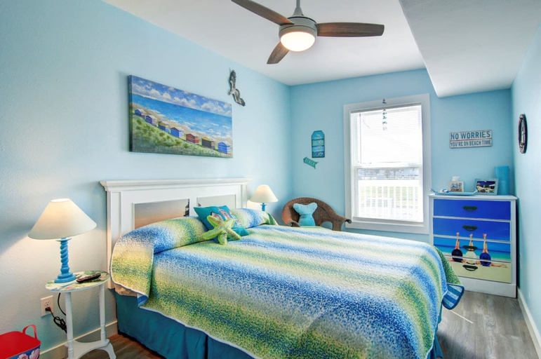 Room 5, Nauti Mermaid Private Pool Sleeps 14 Dog Friendly, Nueces