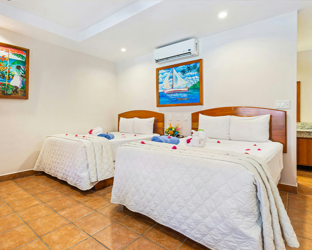 Bedroom 5, Sunbreeze Hotel