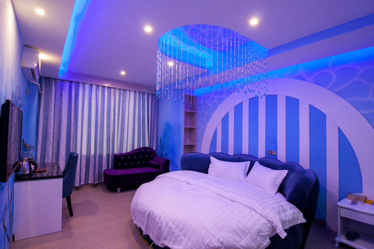 Bedroom 2, Jiulong Theme Hotel, Zhuzhou