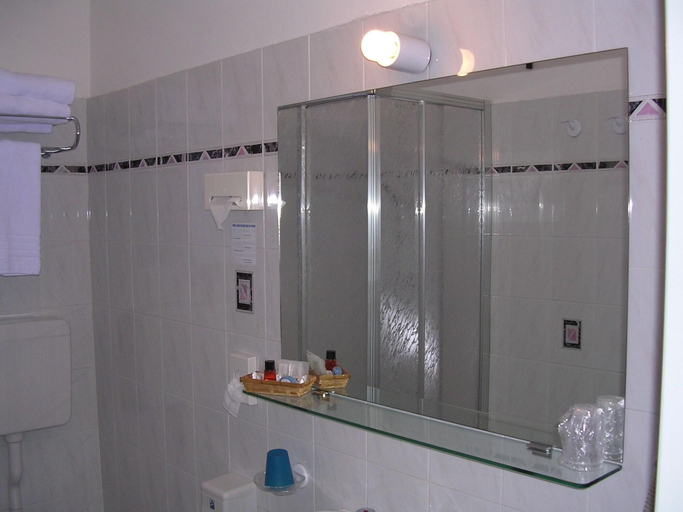 Bathroom 5, Hotel Villa Fieschi, Genova