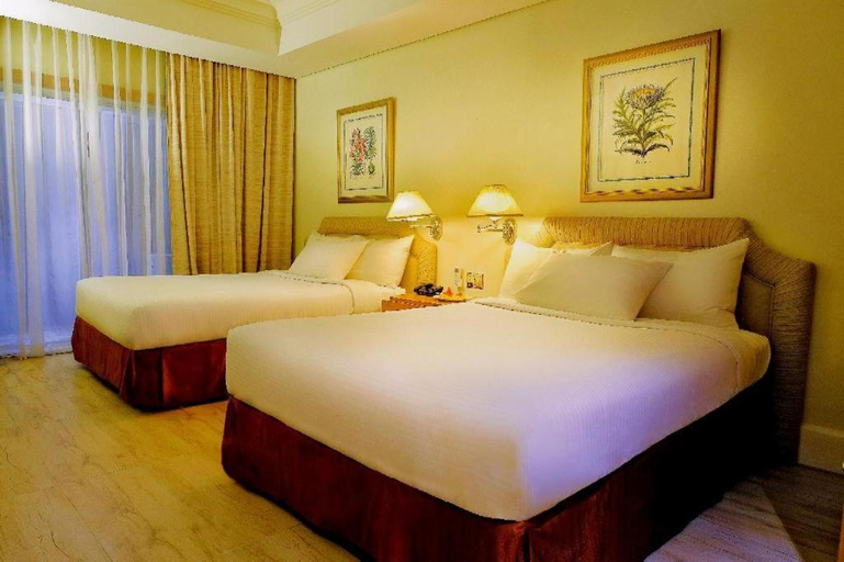 Bedroom 3, Subic Bay Yacht Club, Olongapo City