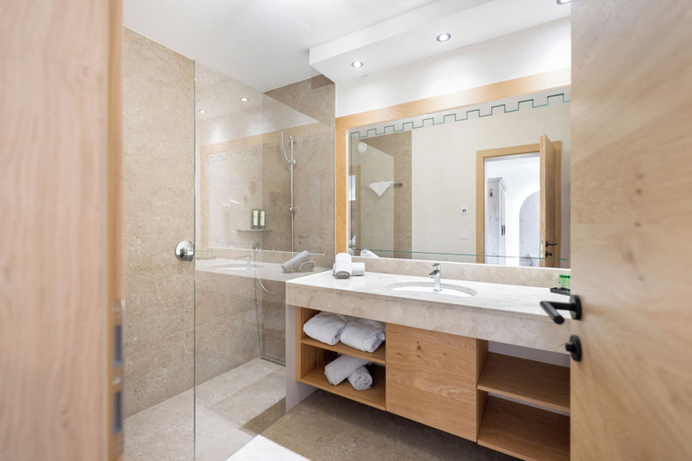 Bathroom 4, Hotel AlpenSchlössl, Kufstein