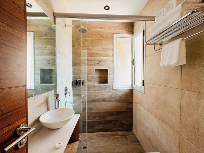 Bathroom 4, Casa Foresta, Capital