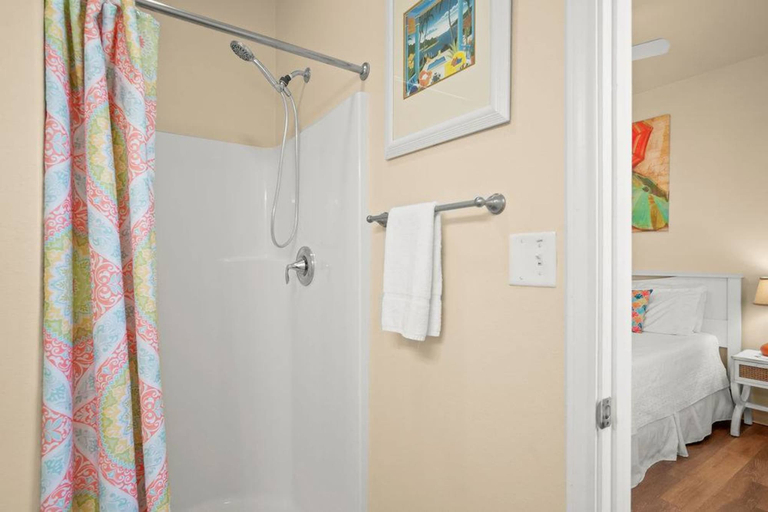 Room 5, Beach Please Walk to Beach Dog Friendly, Nueces
