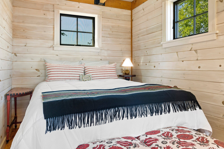Room 3, Aril Cottage-waterfront Escape With Ocean Views, Hancock