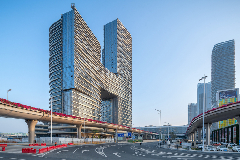 Exterior & Views