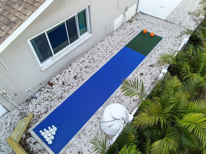 Room 5, Heated Pool Game Room Putt Putt Pet Friendly, Pinellas