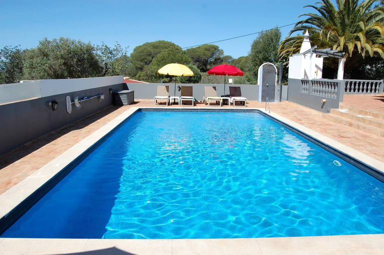 Pool 4, Charming Villa With 3 Bedrooms and sea View, Faro
