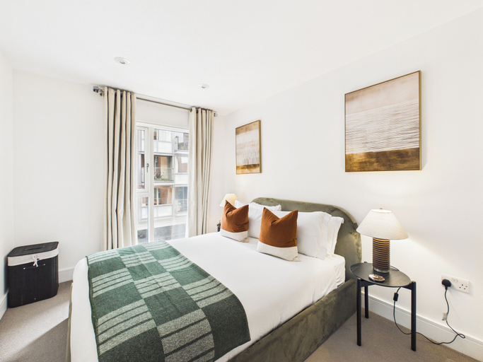 Room 3, Westminster Residences by apt., London