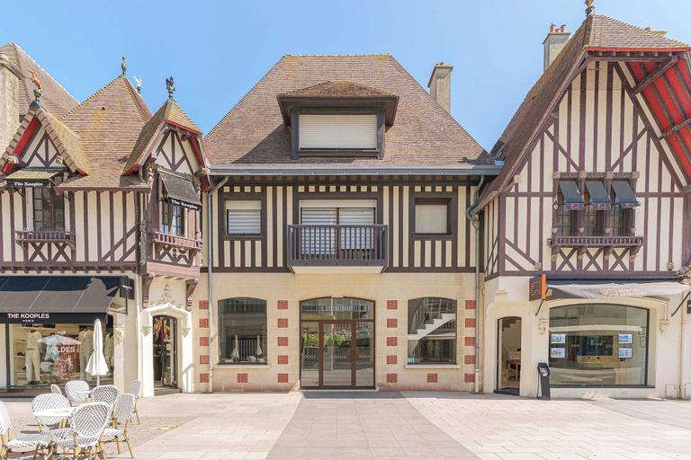 Exterior 4, Charming Apartment with Balcony 3BR/6P - Deauville, Calvados