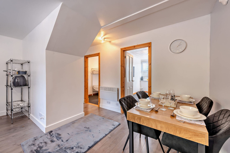 Room 4, Host Stay The Coach House, West Sussex