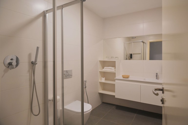 Bathroom 3, Chez Maria Julia Boutique Hotel, Praia