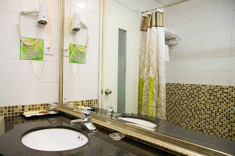 Bathroom 3, Hongye Garden Hotel, Guiyang