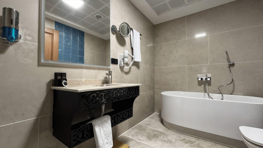 Bathroom 4, Turistik Palas Otel, Merkez