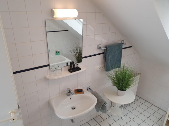 Bathroom, Apartmenthaus Haus Feuerbach, Leipzig