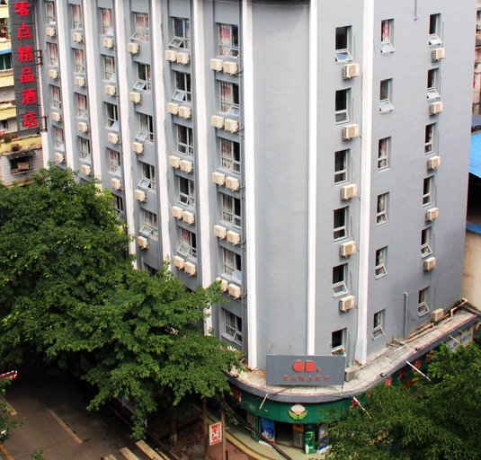 Exterior & Views
