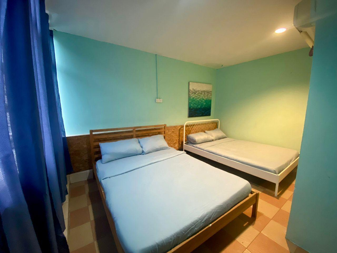 Bedroom 4, CheckInn Express, Kuching