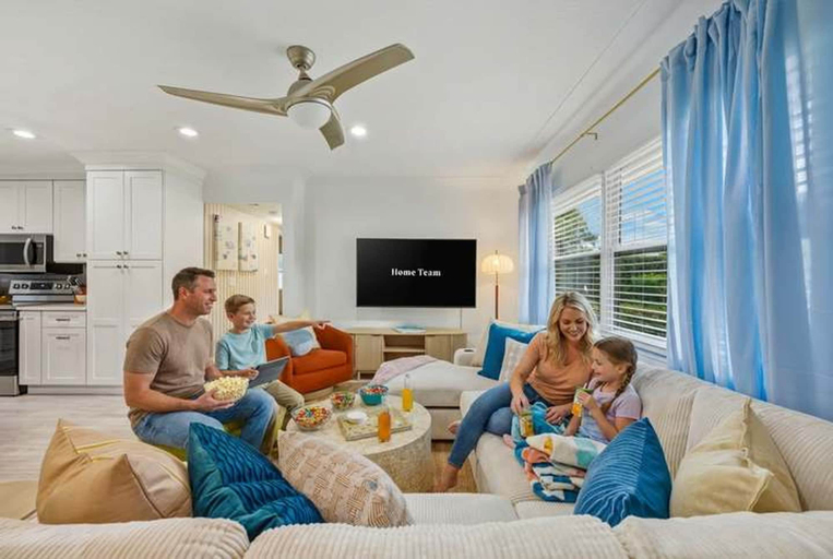 Room 3, Resort Style Backyard Pool Hot Tub Movie Room, Pinellas